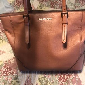 Michael Kors Aria Tote